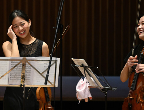 Yiju Seo  (l) und Juhee Lee (r) gewinnen Probepiel in Hamburg